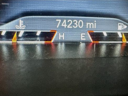 Used 2019 Jeep Cherokee Limited AWD/4WD image 19