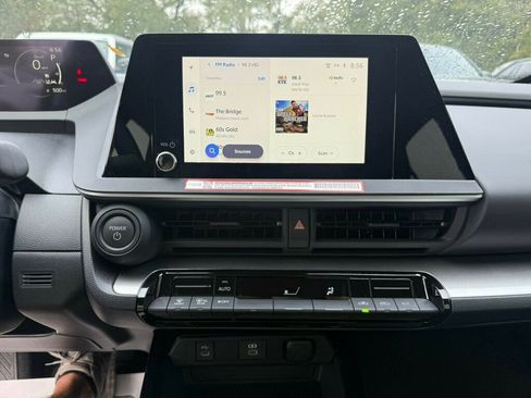 Used 2025 Toyota Prius LE image 6