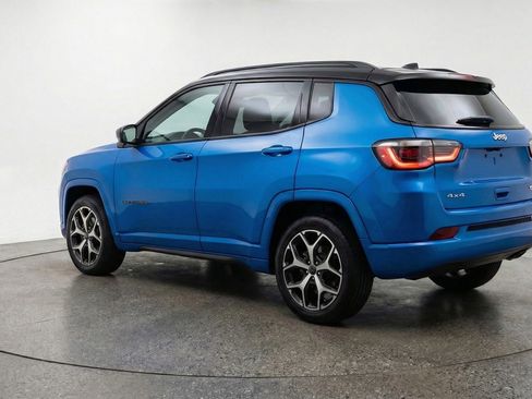 Used 2025 Jeep Compass Limited image 6