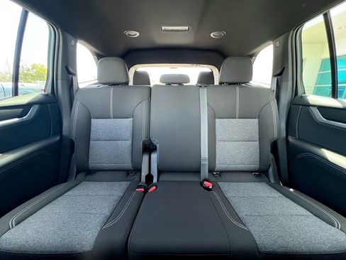 New 2026 GMC Acadia Elevation image 13