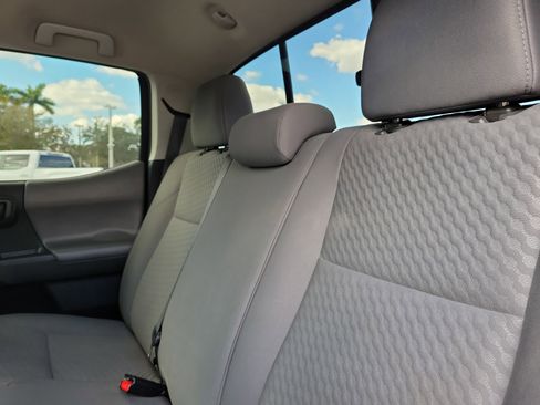 Used 2021 Toyota Tacoma SR w/ SR Convenience Package image 11