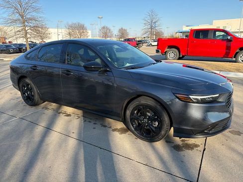 New 2025 Honda Accord SE image 7