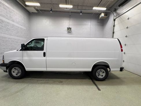 New 2026 Chevrolet Express 3500 Extended w/ Chrome Appearance Package RWD image 9
