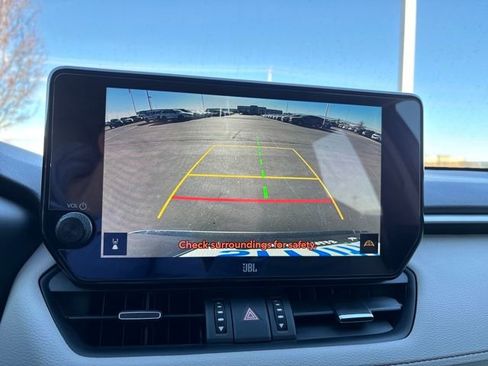 Used 2023 Toyota RAV4 XLE Premium image 17