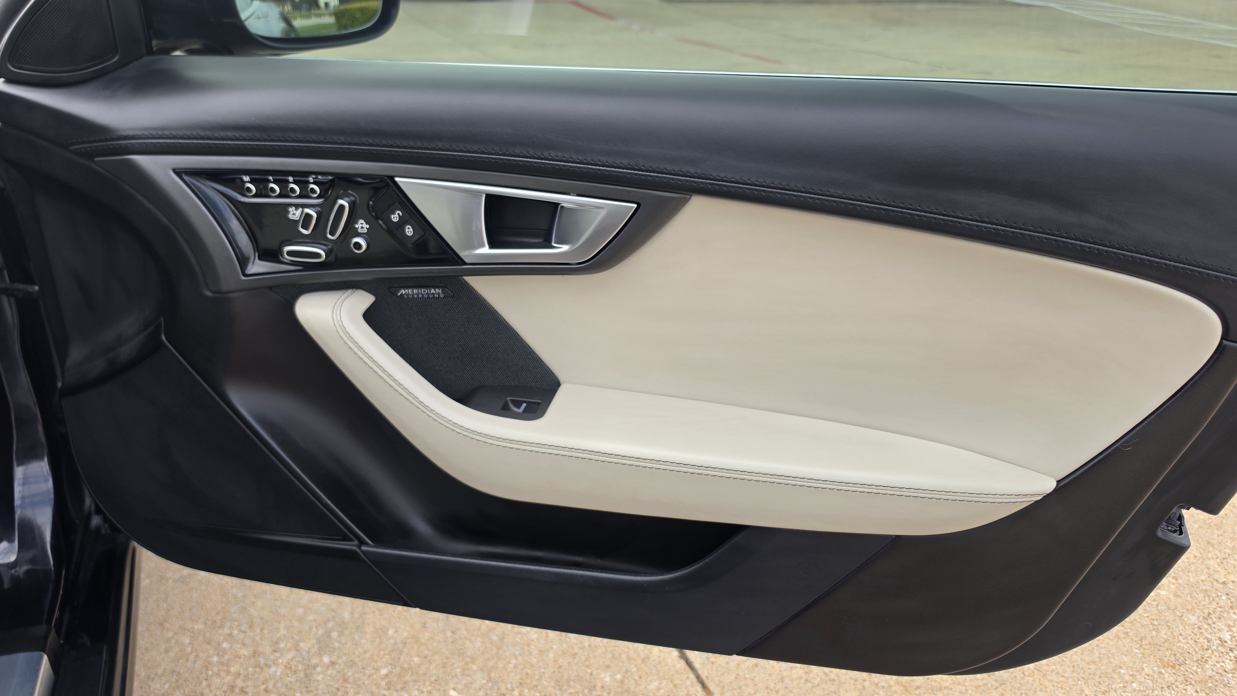 Used 2016 Jaguar F-TYPE Coupe RWD image 27
