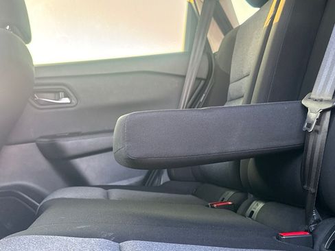 Certified 2024 Nissan Rogue SV FWD image 40