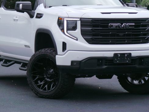 Used 2024 GMC Sierra 1500 Elevation w/ Elevation Premium Package AWD/4WD image 30