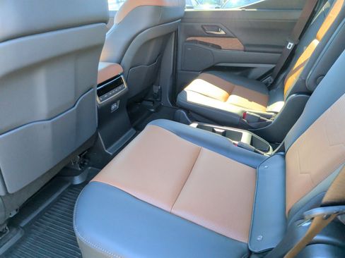 Used 2026 Lexus GX 550 w/ Accessory Package (2T) image 36