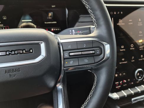 Certified 2025 GMC Acadia Denali image 23