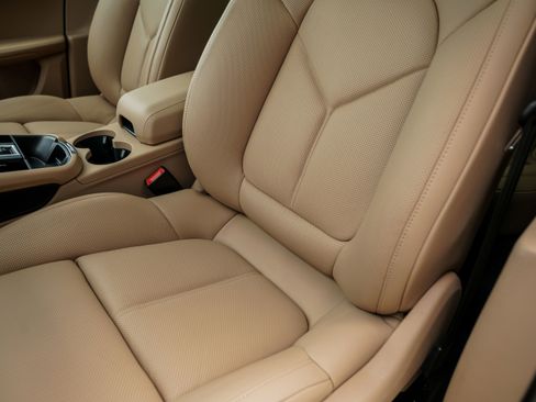 New 2026 Porsche Macan image 23