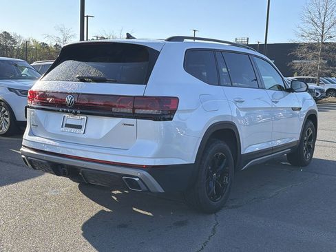 New 2026 Volkswagen Atlas Peak Edition image 5
