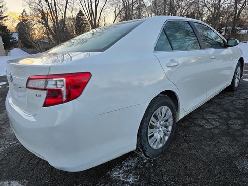 Used 2014 Toyota Camry LE image 5