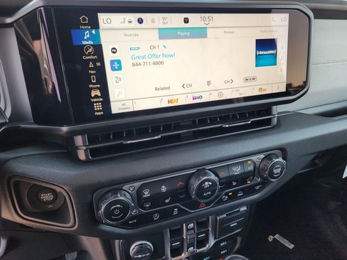 New 2025 Jeep Gladiator Willys image 13