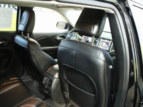 Used 2022 Jeep Cherokee Trailhawk w/ Trailer Tow Group image 10