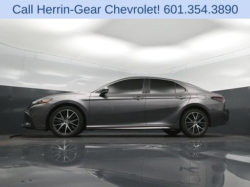 Used 2023 Toyota Camry SE w/ Convenience Package FWD image 34