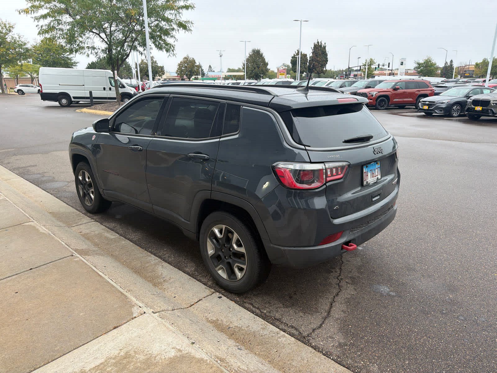 Used 2018 Jeep Compass Trailhawk w/ Leather Interior Group AWD/4WD image 2