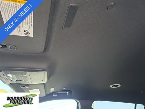 Used 2026 Chevrolet Traverse LT FWD image 32