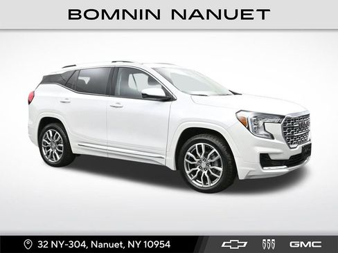 Used 2022 GMC Terrain Denali image 1