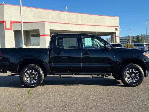 Used 2019 Toyota Tacoma SR image 6
