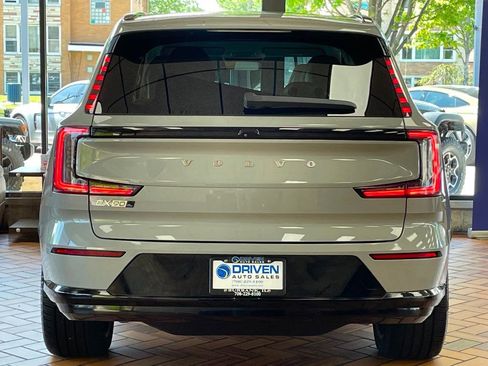 Used 2025 Volvo EX90 Ultra AWD/4WD image 9