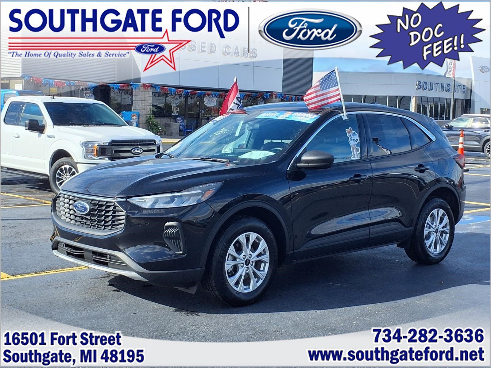 Used 2023 Ford Escape Active w/ Tech Pack #1 AWD/4WD image 1