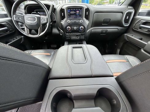 Used 2022 GMC Sierra 2500 AT4 w/ AT4 Premium Plus Package AWD/4WD image 13