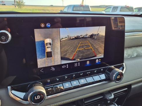 New 2025 Chevrolet Colorado ZR2 w/ Technology Package image 15