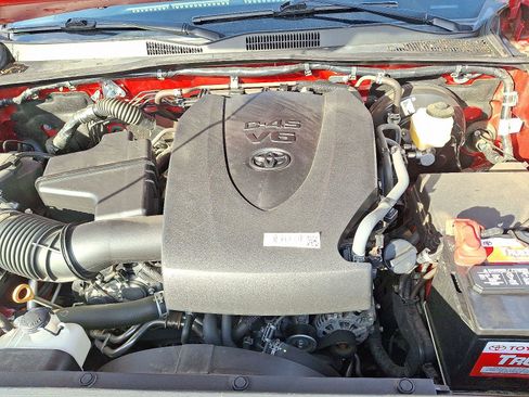 Used 2018 Toyota Tacoma Limited image 28