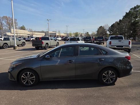 Used 2024 Kia Forte LXS image 2