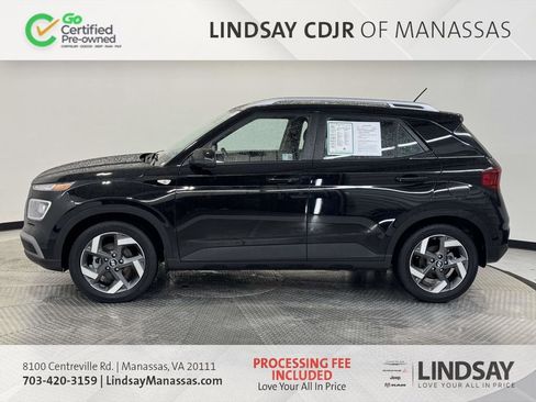 Used 2024 Hyundai Venue SEL image 5