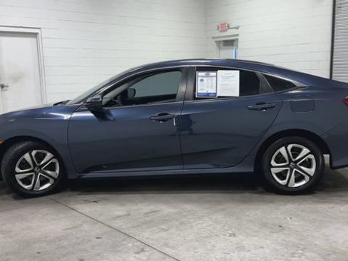 Used 2018 Honda Civic LX image 9