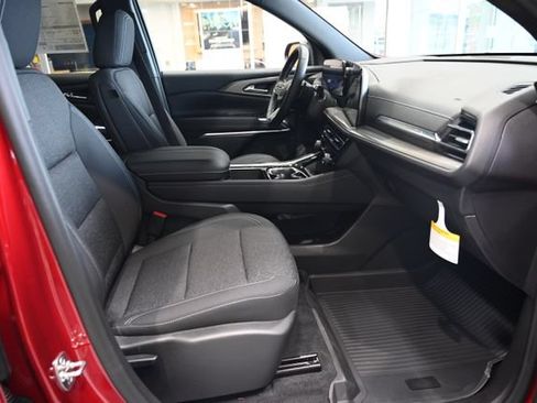 New 2026 Chevrolet Traverse LT w/ LPO, Floor Liner Package FWD image 10
