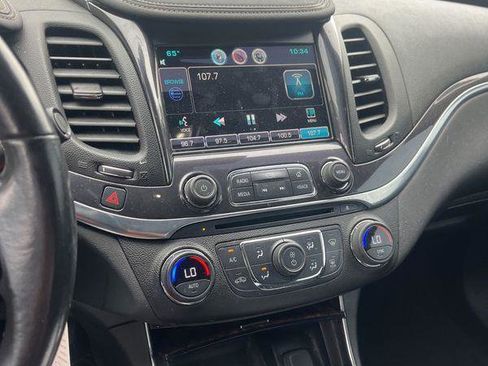 Used 2015 Chevrolet Impala LT w/ Convenience Package image 12