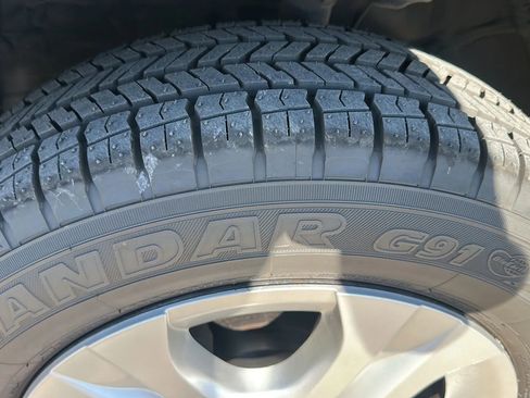 Used 2015 Toyota RAV4 LE image 9