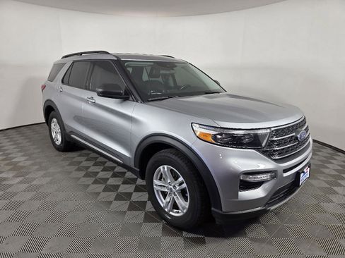 Used 2023 Ford Explorer XLT w/ Equipment Group 202A image 10