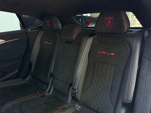 Used 2023 Lamborghini Urus Performante AWD/4WD image 33