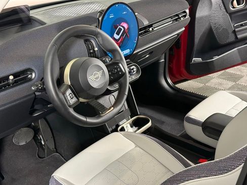 Certified 2025 MINI Cooper 2-Door Hardtop FWD image 11