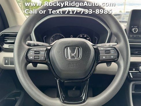 Used 2023 Honda Pilot LX image 10