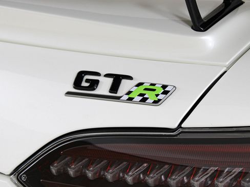 Used 2020 Mercedes-Benz AMG GT R image 32