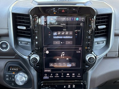 Used 2025 RAM 1500 Laramie image 26