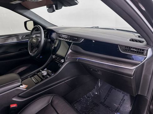 Certified 2023 Jeep Grand Cherokee Overland image 41