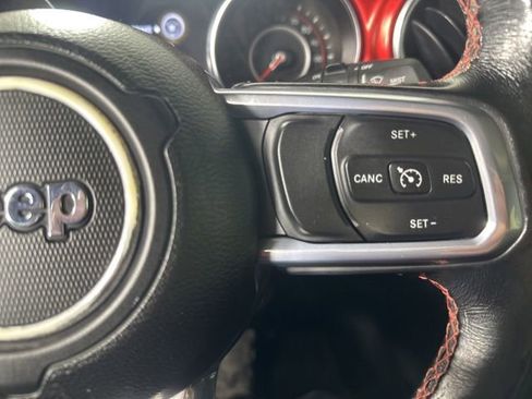 Used 2021 Jeep Wrangler Unlimited Rubicon w/ Cold Weather Group AWD/4WD image 11