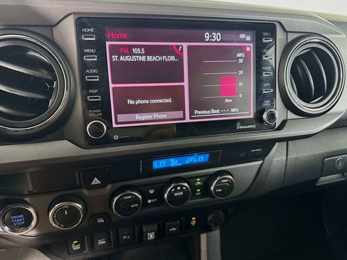 Used 2021 Toyota Tacoma TRD Off-Road w/ Technology Package AWD/4WD image 20