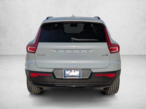 Used 2025 Volvo XC40 B5 Plus w/ Climate Package image 7