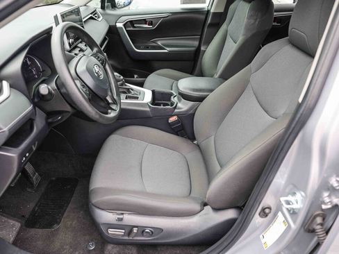 Certified 2025 Toyota RAV4 XLE FWD image 8