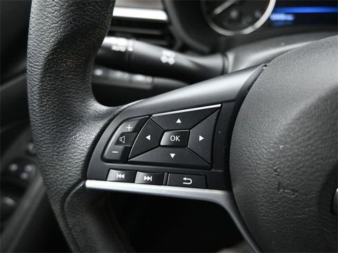 Used 2024 Nissan Altima 2.5 SV image 18