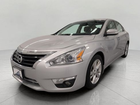Used 2014 Nissan Altima 2.5 SL w/ Technology Package FWD image 11