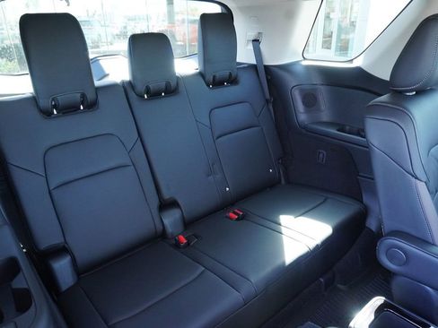 New 2026 Nissan Pathfinder Platinum image 10