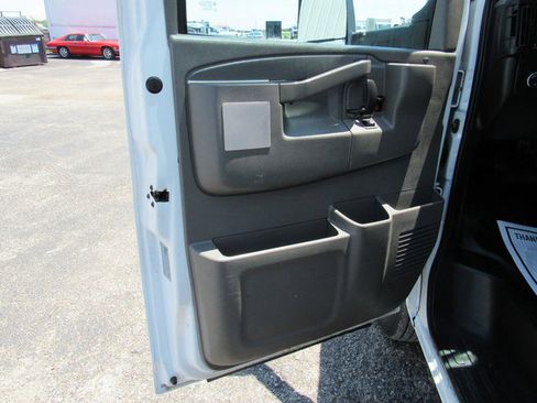 Used 2021 GMC Savana 3500 Extended w/ Power Convenience Package RWD image 22