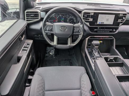 Used 2025 Toyota Tundra SR5 w/ SR5 Convenience Package AWD/4WD image 17